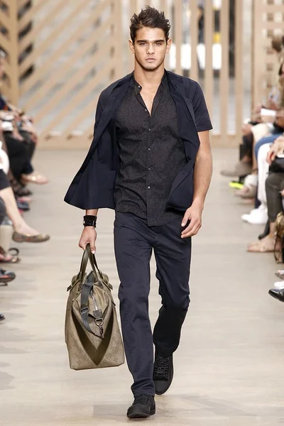 Look 27